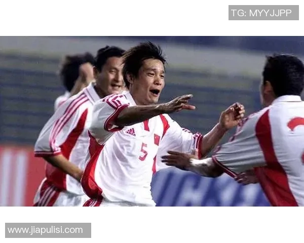 《绿茵岁月：早期足球传奇球星的心路历程与荣耀回忆》