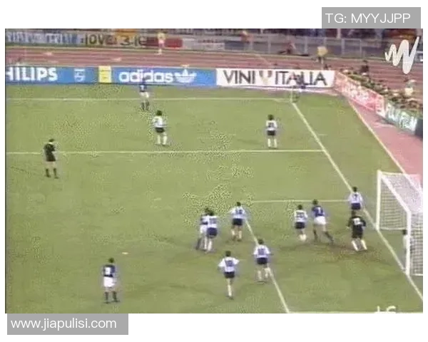 古代足球的开创者是谁揭开了第一个足球明星的传奇篇章