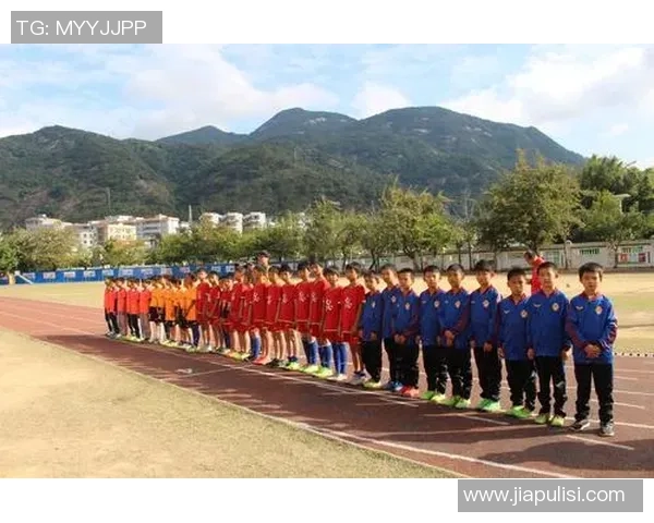 足球圈明星的奢华生活揭秘 为什么球迷无法走进他们的私人世界