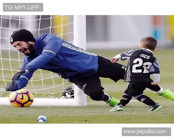 足球巨星亲笔著作集精选揭秘他们背后的心路历程与比赛人生